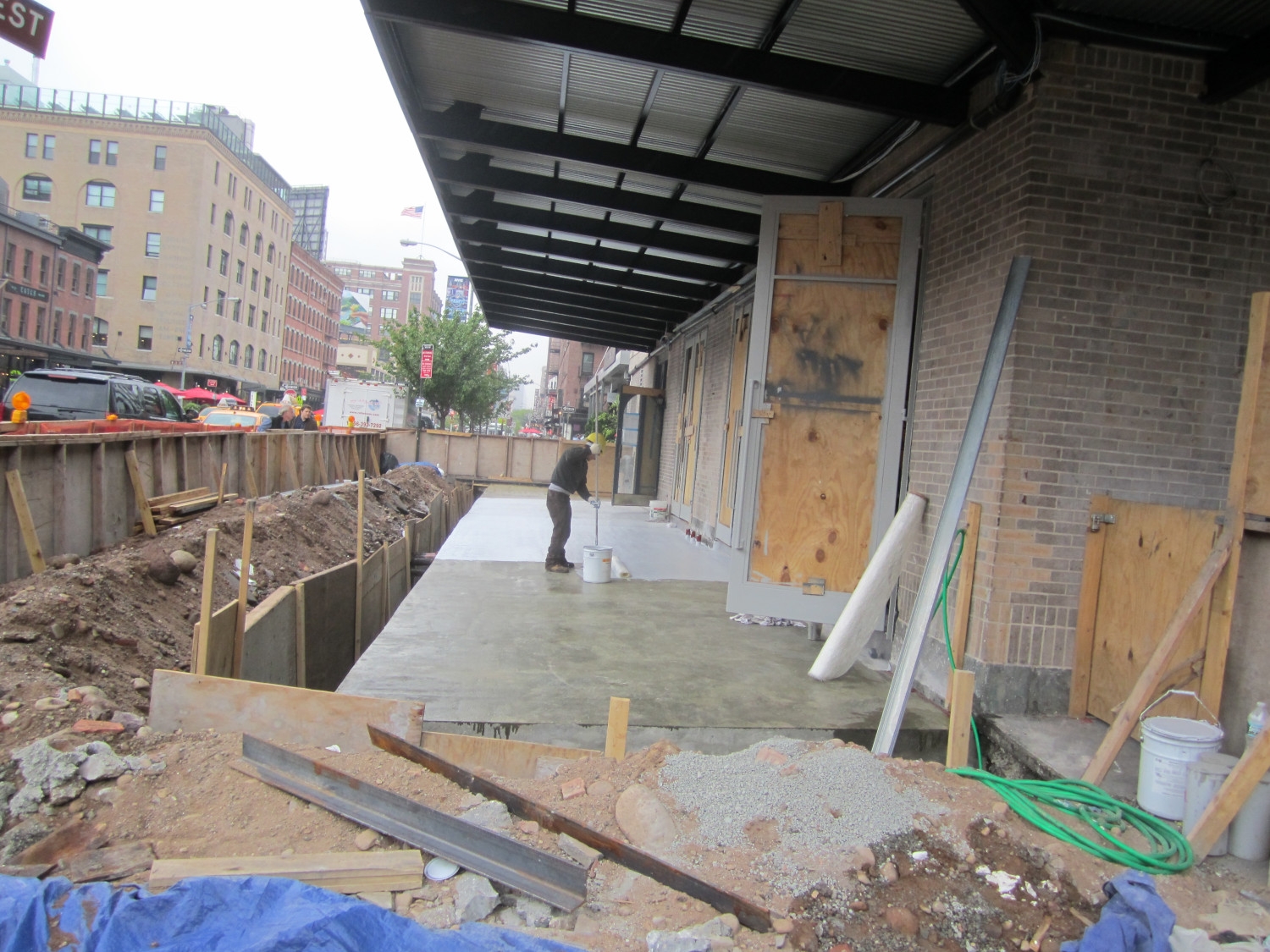 Frontal view of the building at 5 Little West 12th Street in Manhattan where Jepol Construction completed waterproofing of the vault structural slab, installed a new structural slab, and handled the street shoring for ultimate foundation waterproofing and building safety.