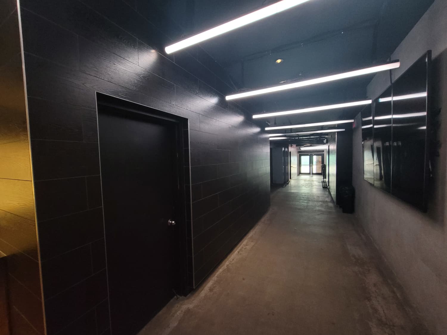 Commercial interior construction at Terminal 5